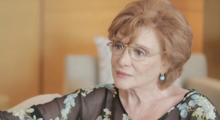 Η Μάρω Κοντού κλείνει σήμερα τα 83 και παραμένει κούκλα κι ενεργητική