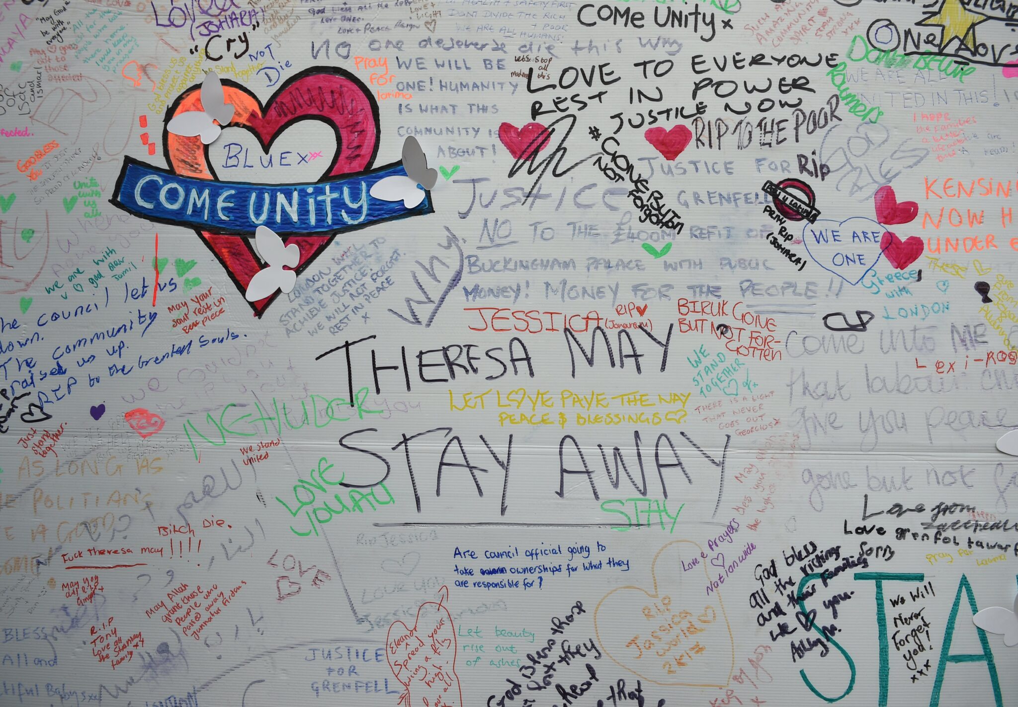 Στους 30 νεκρούς ο αριθμός από την πυρκαγιά στο Λονδίνο