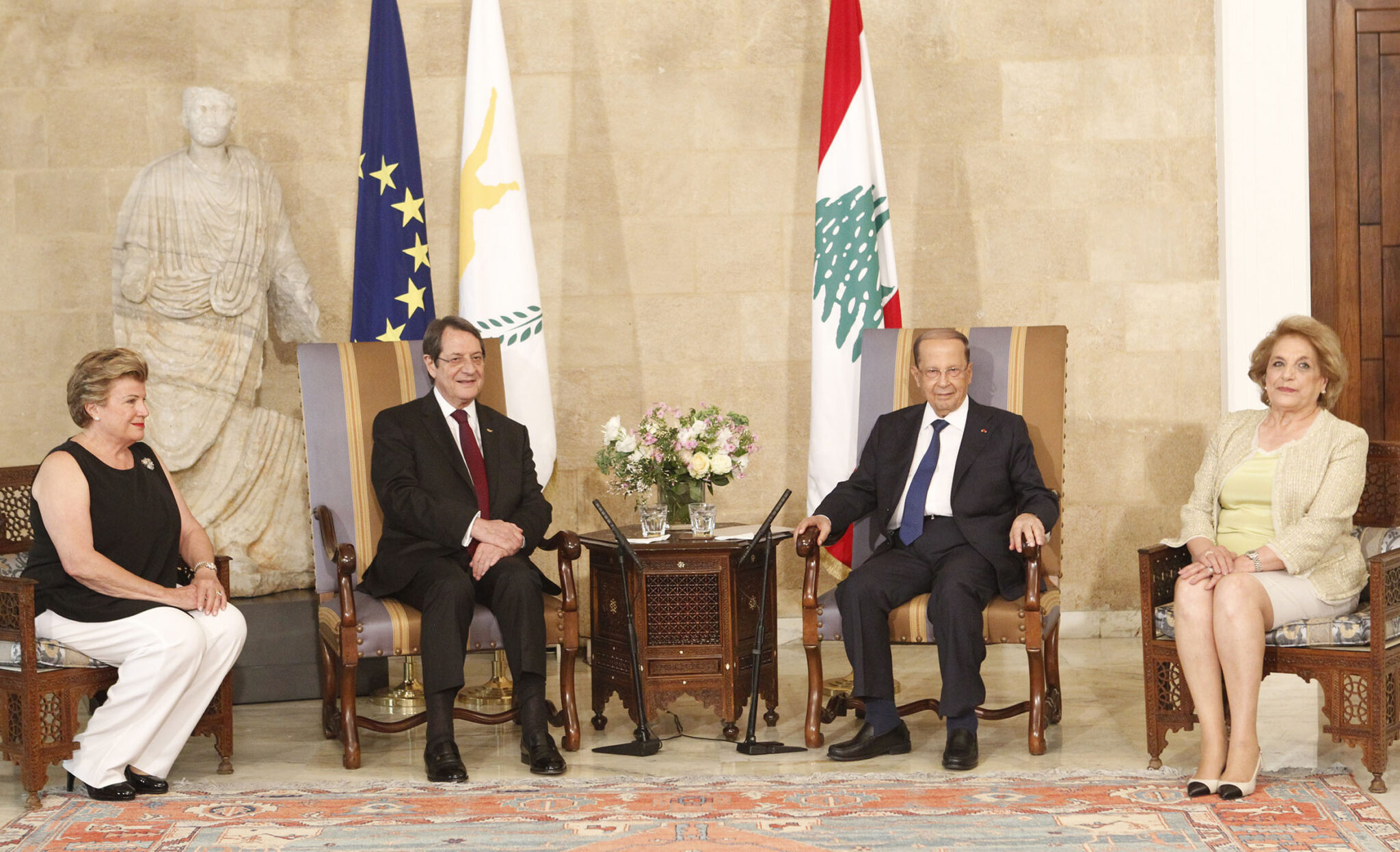 Από τη Βηρυτό ανακοίνωσε τριμερή συνάντηση ο ΠτΔ (ΒΙΝΤΕΟ)