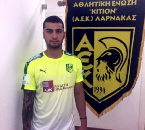Ακόμη ένας πρώην ΑΠΟΕΛίστας θα φορέσει την κιτρινοπράσινη φανέλα της ΑΕΚ