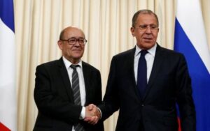 Ο Λαβρόφ καταγγέλλει την «ρωσοφοβική εμμονή» των ΗΠΑ