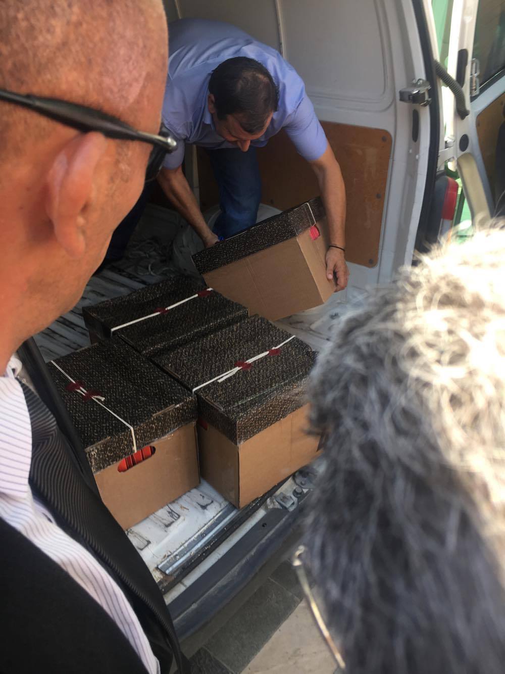 Φάκελος Κύπρου: Έφτασαν τα 11 κιβώτια με τα πολύτιμα έγγραφα (ΒΙΝΤΕΟ)