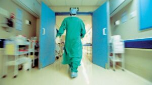 Για διασπάθιση δημοσίου χρήματος, καταγγέλθηκε παιδονευροχειρούργος (ΒΙΝΤΕΟ)