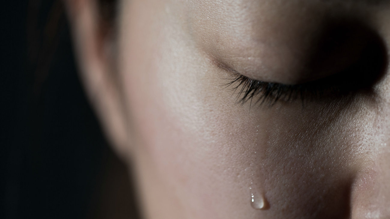 Πατριός επιχείρησε να πνίξει τον 15χρονο γιο της συντρόφου του (BINTEO)