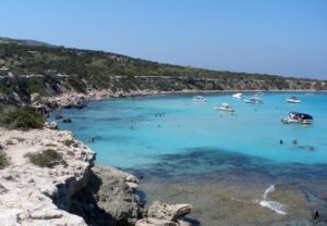 Έρευνες για τα αίτια του θαλάσσιου δυστυχήματος στον Ακάμα (BINTEO)