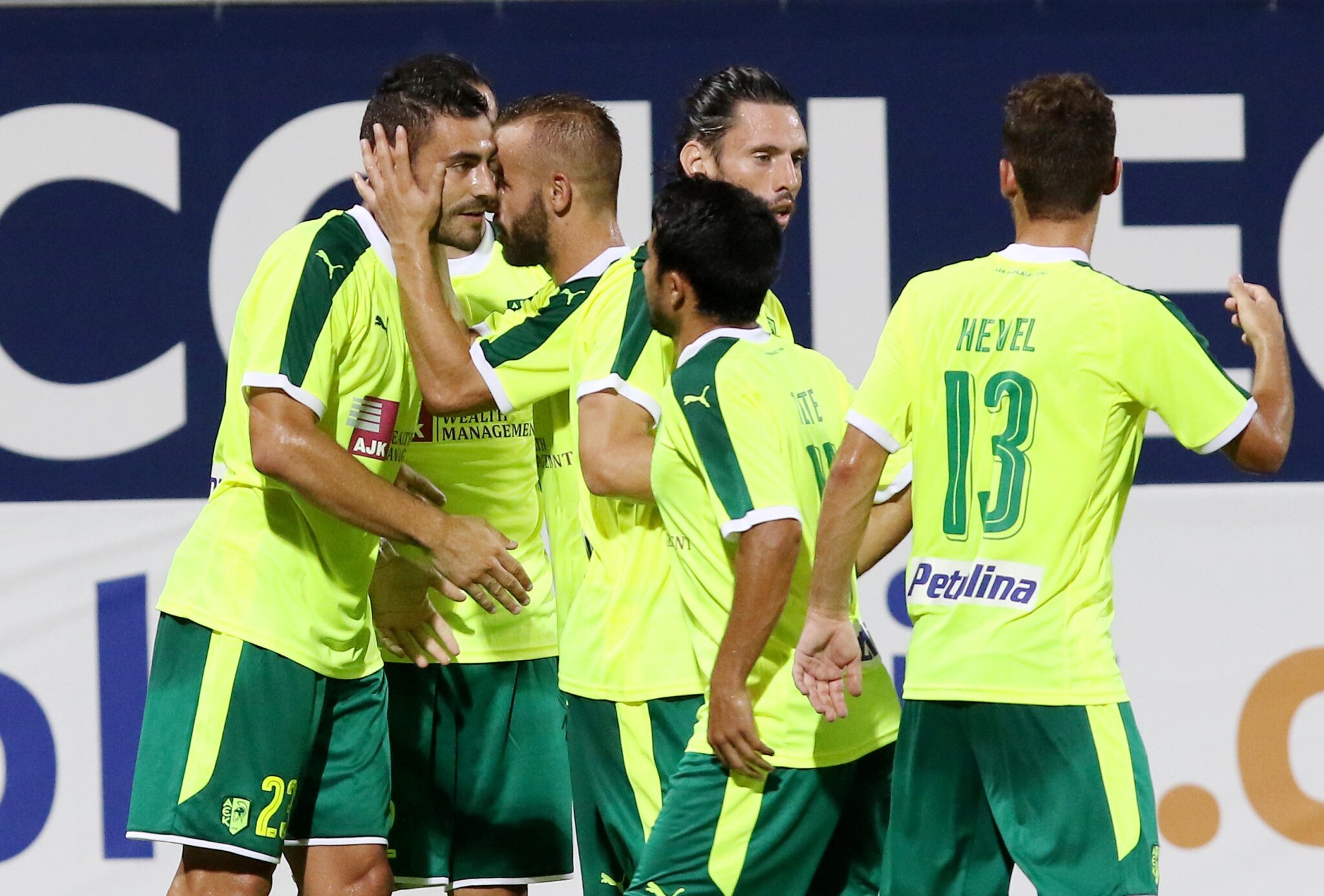 Αφήνει Κάσες κι άλλους στην Κύπρο, ο Ιδιάκεθ