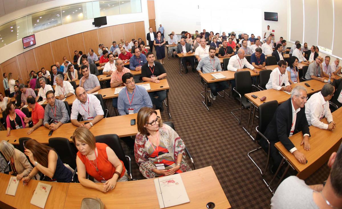 Η ανάγνωση του ΑΚΕΛ για το ναυάγιο στο Κραν Μοντάνα