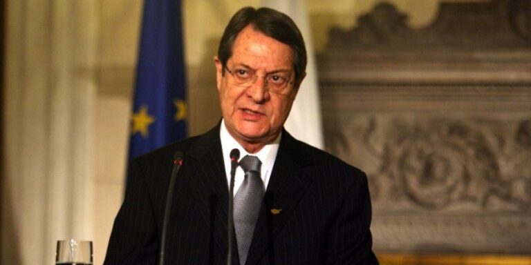 Επιστολή Αναστασιάδη σε Γιούνκερ-Τουσκ για τη μεταστέγαση του ΕΜΑ στην Κύπρο