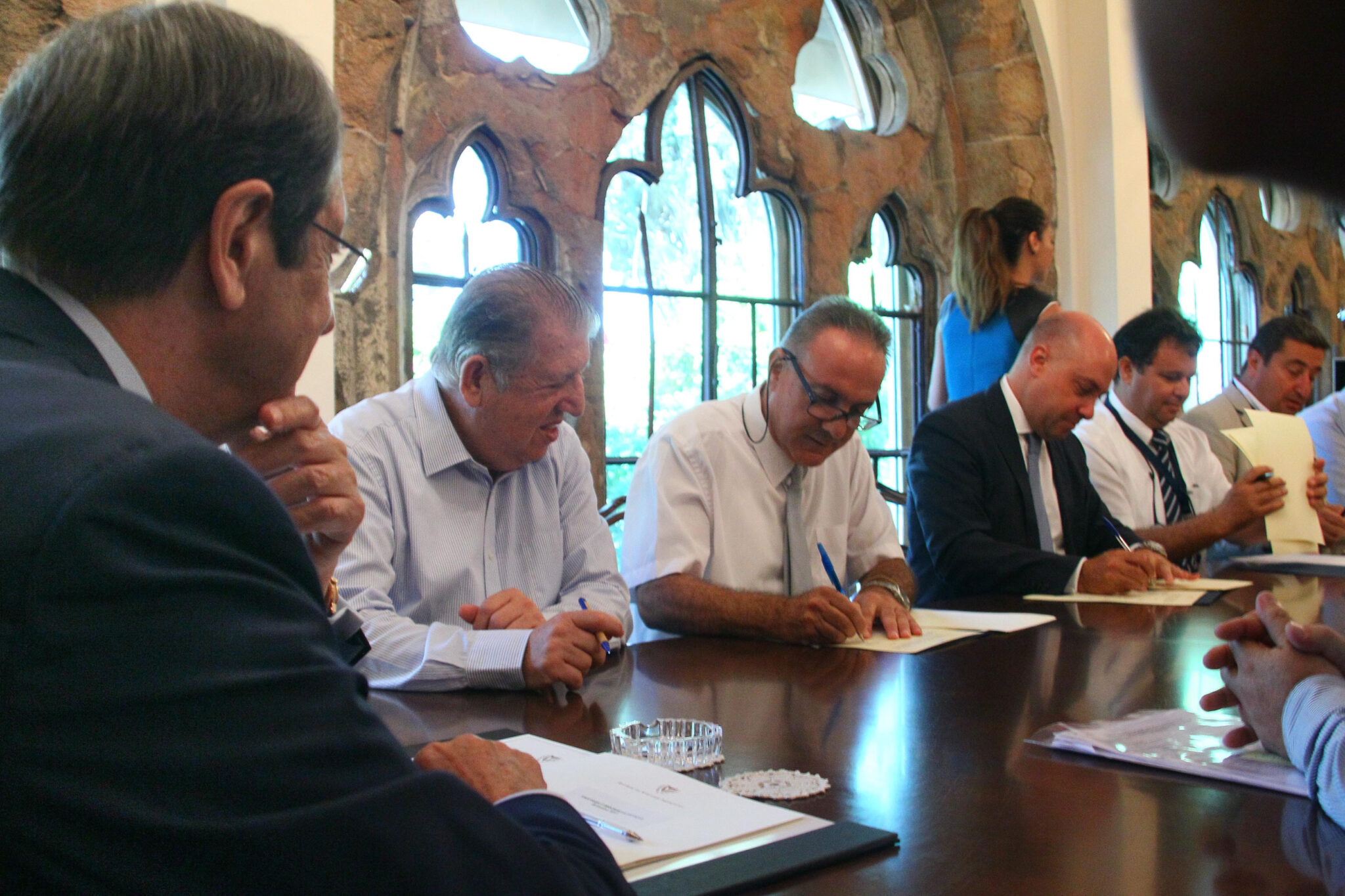 Κυβέρνηση και συντεχνίες υπέγραψαν συμφωνία-πλαίσιο για τα εργασιακά στο ΓεΣΥ