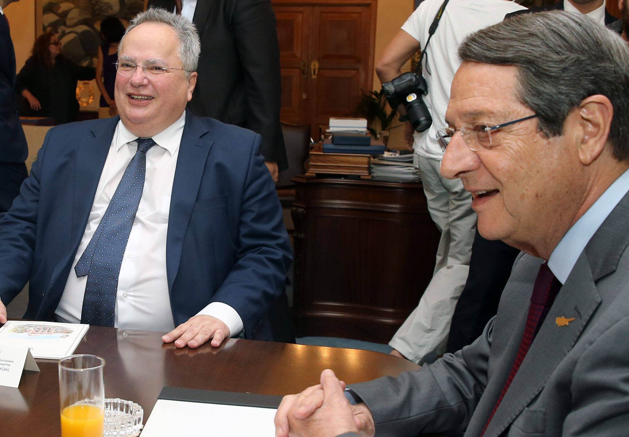 Ο Κοτζιάς άκουσε τις απόψεις του Εθνικού Συμβουλίου για τα επόμενα βήματα