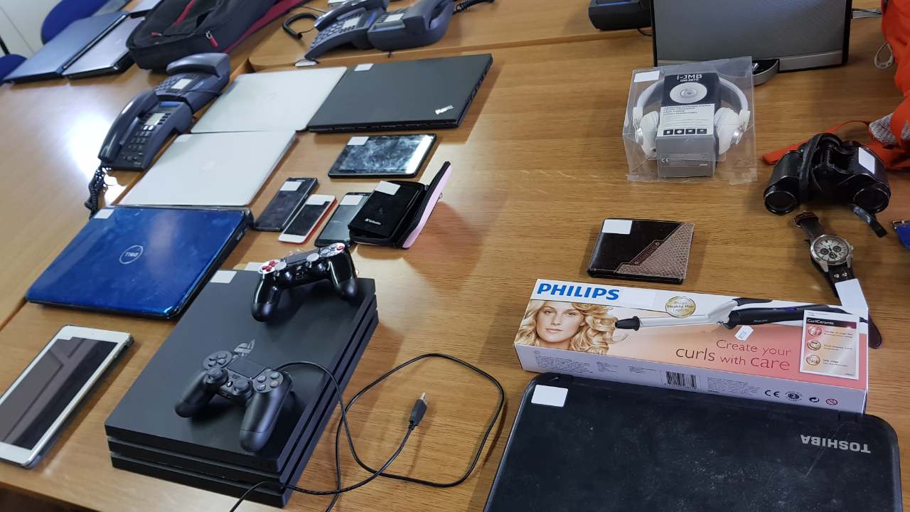 Δεκάδες πολίτες μεταβαίνουν στο ΤΑΕ Πάφου για αναγνώριση κλοπιμαίων