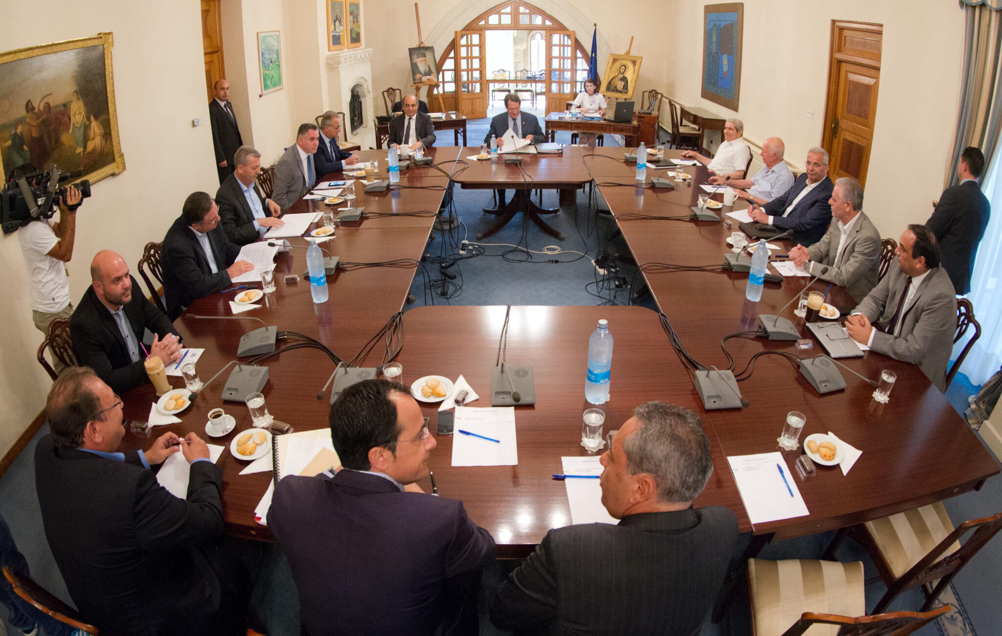 Εθνικό Συμβούλιο: Διαφορετικές προσεγγίσεις, κοινός στόχος (ΒΙΝΤΕΟ)