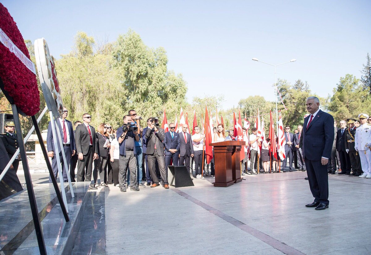 Οζγκιουργκιούν: Με δηλώσεις για μηδέν στρατό και εγγυήσεις δεν θα υπάρξει λύση