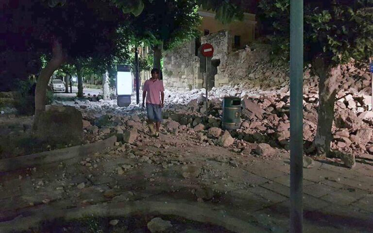 Δύο νεκροί από ισχυρή σεισμική δόνηση στην Κω (ΒΙΝΤΕΟ+ΦΩΤΟ)