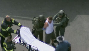 ΗΠΑ: Άνδρας πήγε με τσεκούρι σε ραδιοφωνικό σταθμό για να ζητήσει ένα τραγούδι