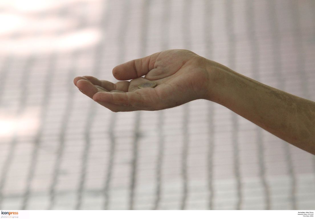 Χειροπέδες σε δύο άτομα που ζητιάνευαν σε προαύλιο εκκλησίας στη Λεμεσό