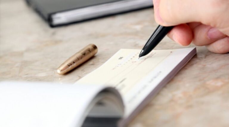 Τέρμα στην έκδοση επιταγών απο το Τμήμα Φορολογίας