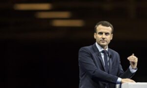 "Βουτιά" στη δημοτικότητα του Γάλλου Προέδρου Εμανουέλ Μακρόν