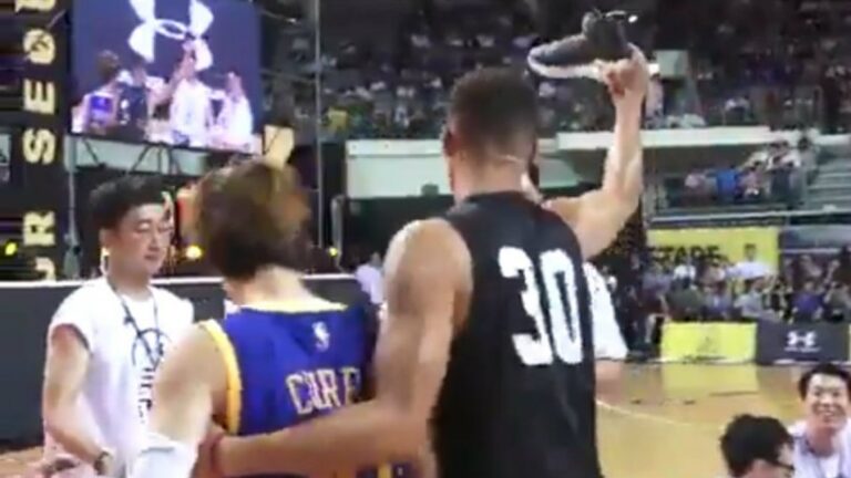 Πέταξε τα παπούτσια του ΛεΜπρόν ο Κάρι (BINTEO)