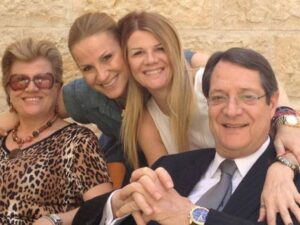 Το Υπουργικό πάει… διακοπές! (ΒΙΝΤΕΟ)