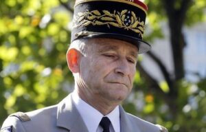 Γαλλία: Παραιτήθηκε ο αρχηγός του γενικού επιτελείου ενόπλων δυνάμεων