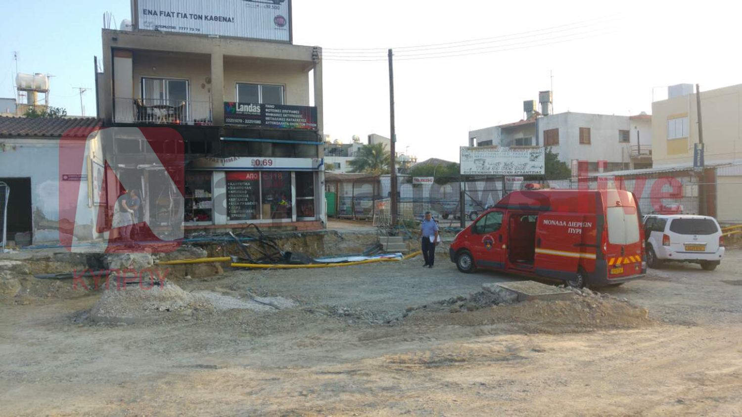 Πυρκαγιά σε κατάστημα σε κεντρικό δρόμο στην Αγλαντζιά (ΒΙΝΤΕΟ)