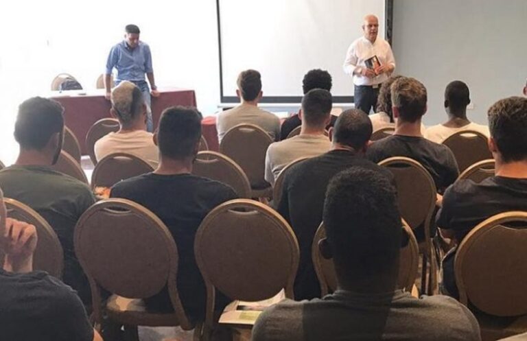 Μπροστά στον κόσμο της το απόγευμα η Ομόνοια