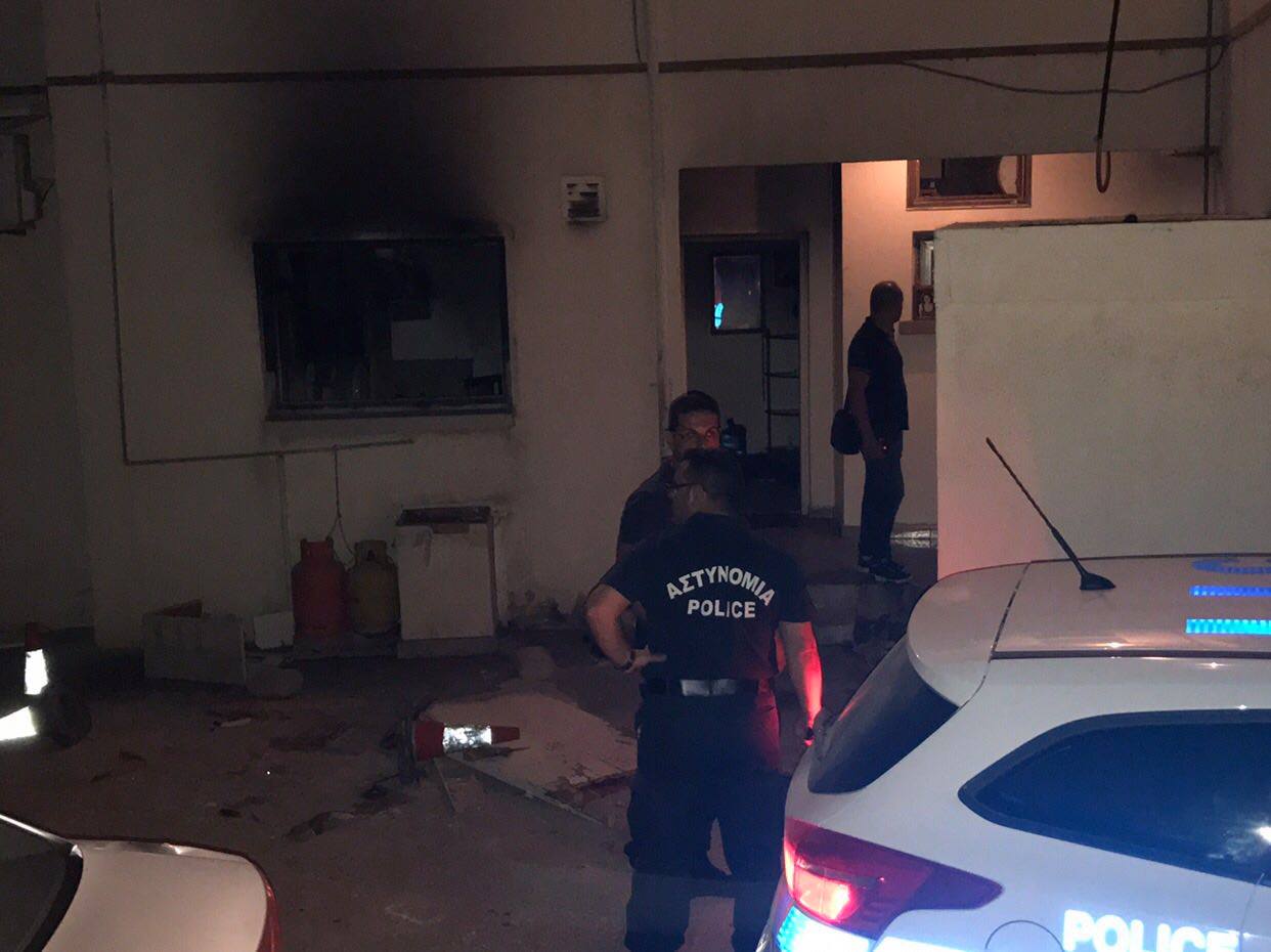 Ο άνθρωπος που έβγαλε τους ηλικιωμένους απο το φλεγόμενο διαμέρισμα στη Λάρνακα