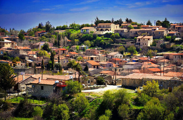 Τον ξυλοφόρτωσαν γιατί δεν τους επέτρεψε την είσοδο σε παράσταση χωρίς εισητήρια