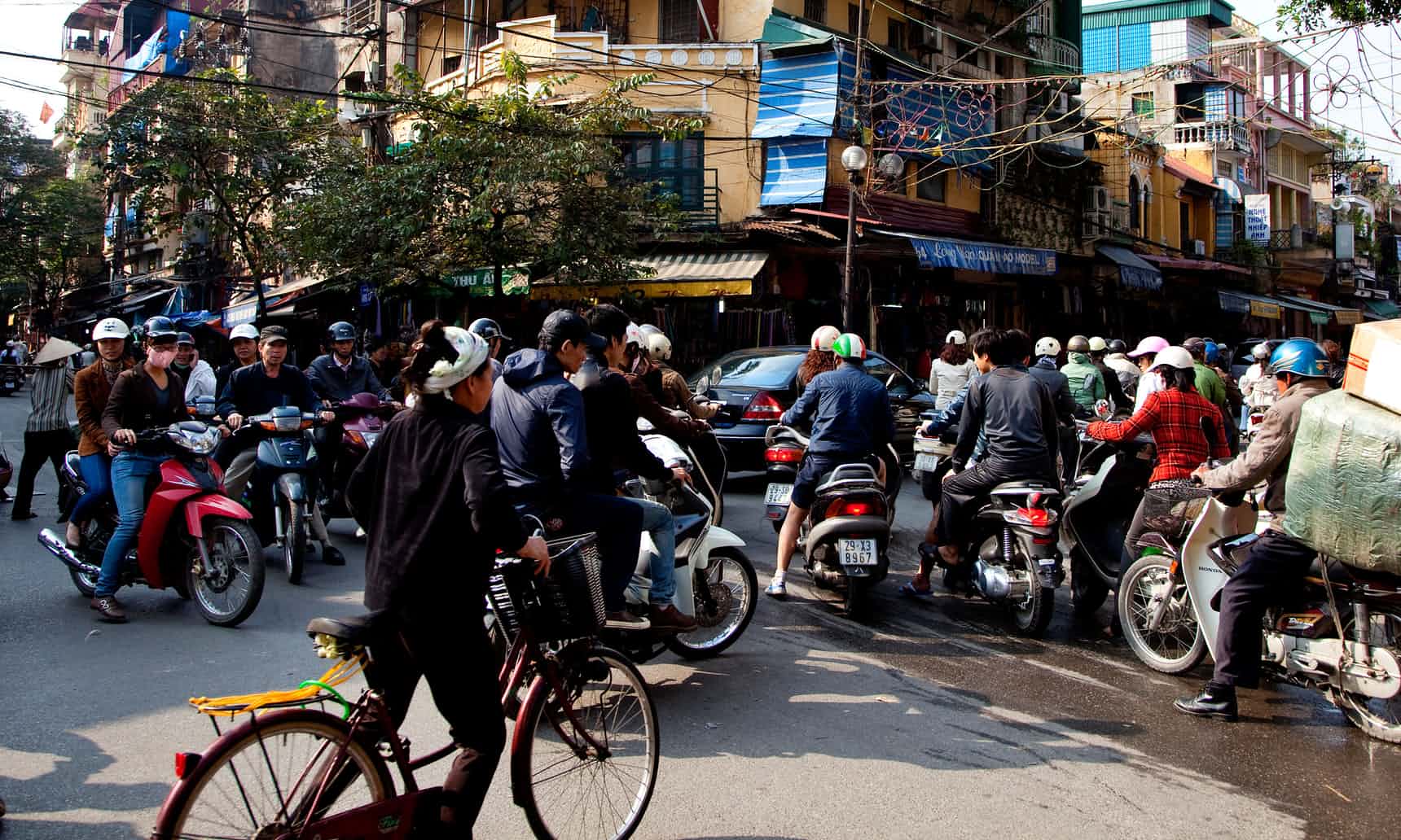 Πώς είναι να οδηγείς σε μια χώρα χωρίς κανόνες οδικής κυκλοφορίας; (ΒΙΝΤΕΟ)