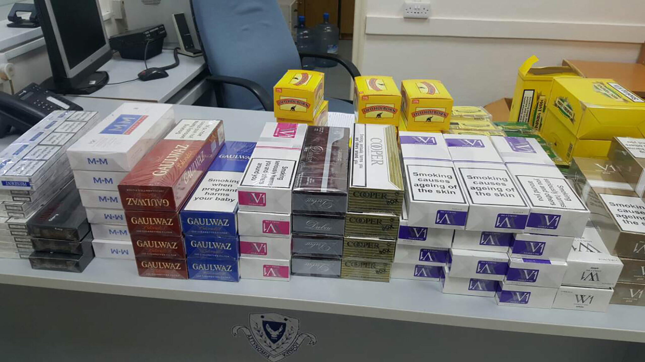 Κατασχέθηκαν 106 κούτες αδασμολόγητων τσιγάρων από τα κατεχόμενα