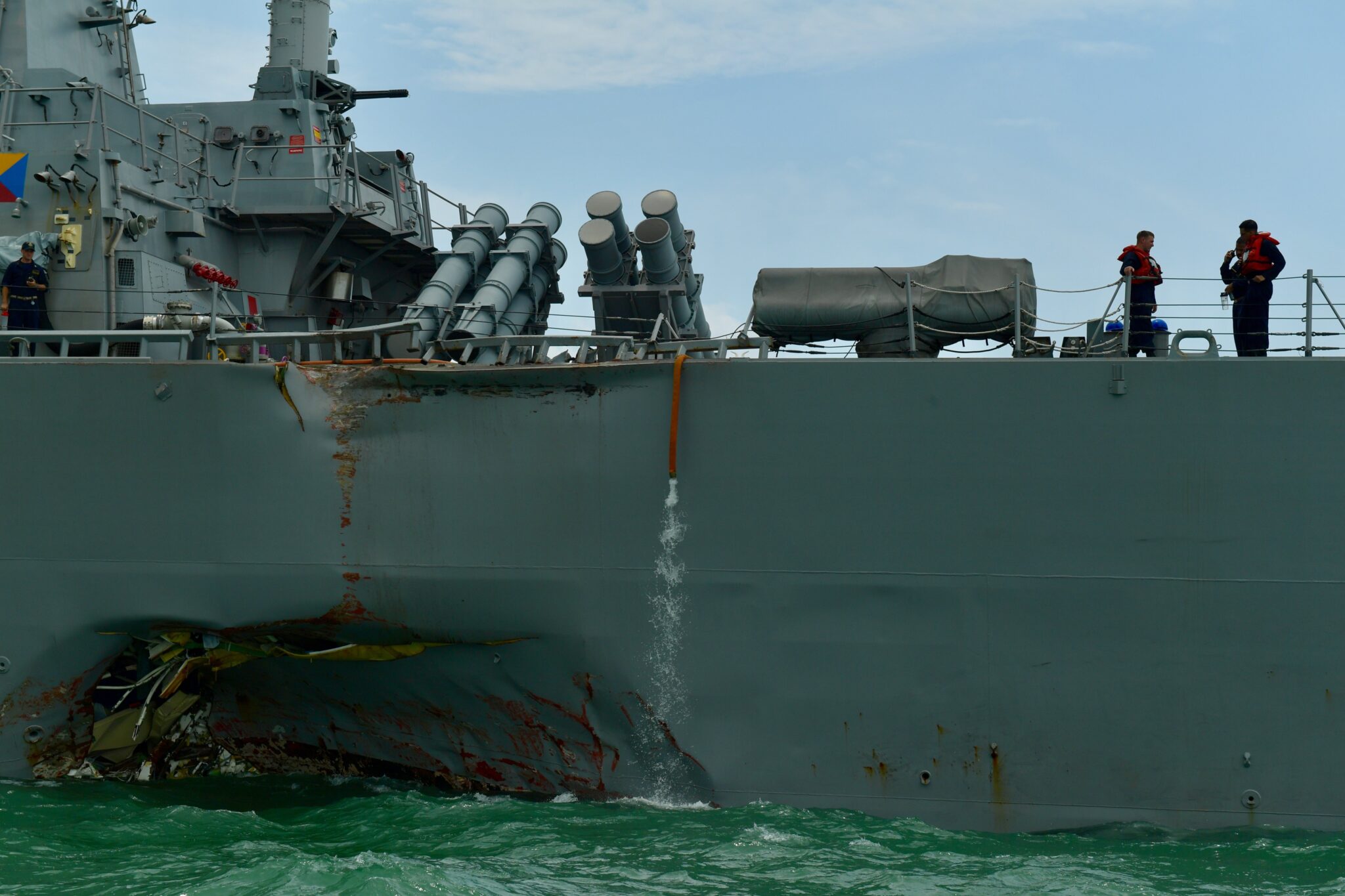 Με ελληνικών συμφερόντων τάνκερ συγκρούστηκε το USS John MacCain