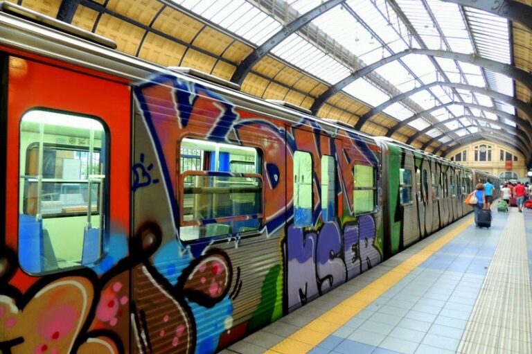 Το γκράφιτι σε βαγόνια του ΗΣΑΠ, στοίχισε τη ζωή σε 19χρονο Γάλλο