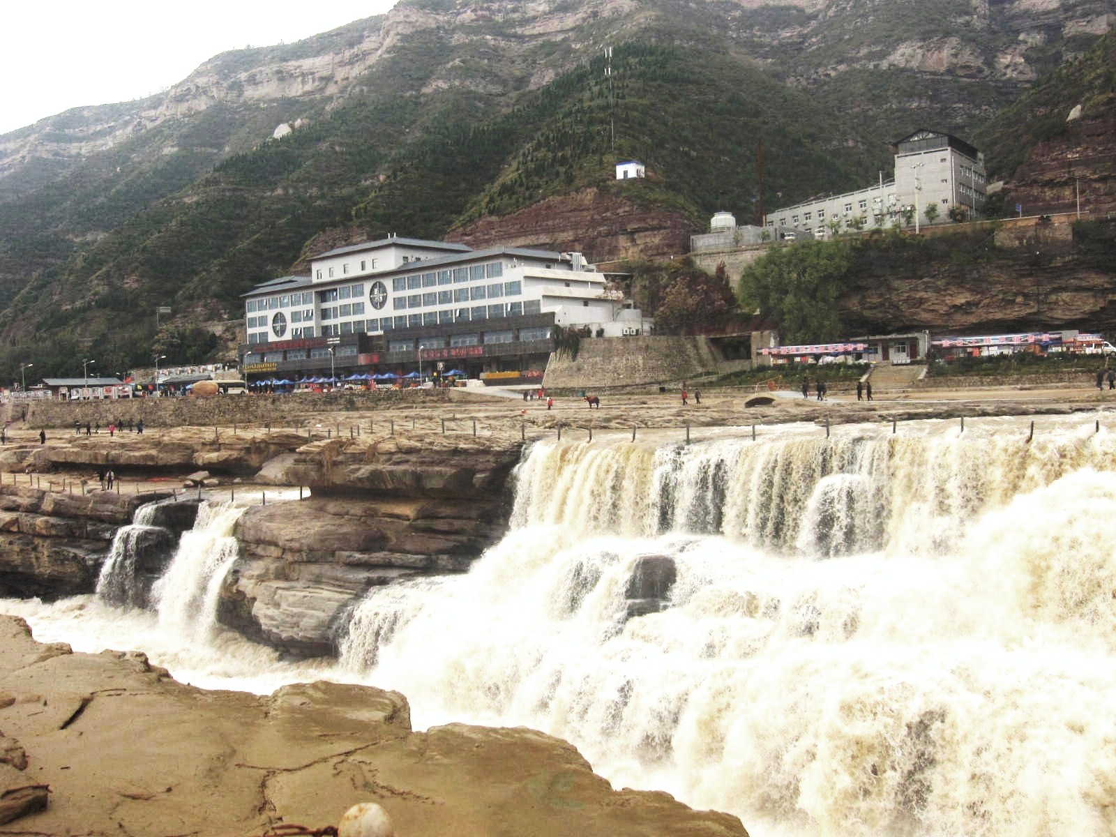 Τρεις νεκροί από σφοδρές βροχοπτώσεις στη νοτιοανατολική Κίνα