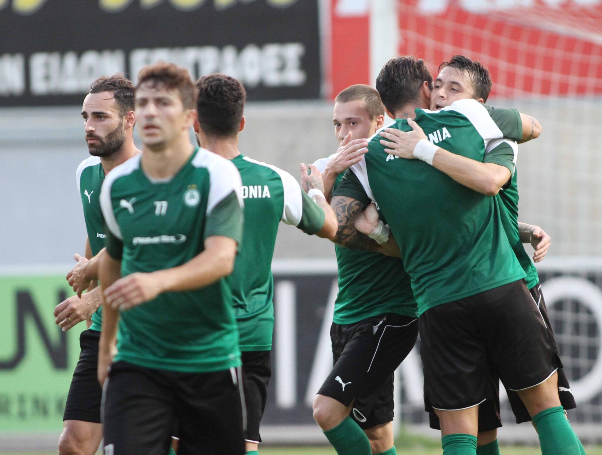 Μισογεμάτο βλέπουν το ποτήρι στην Ομόνοια