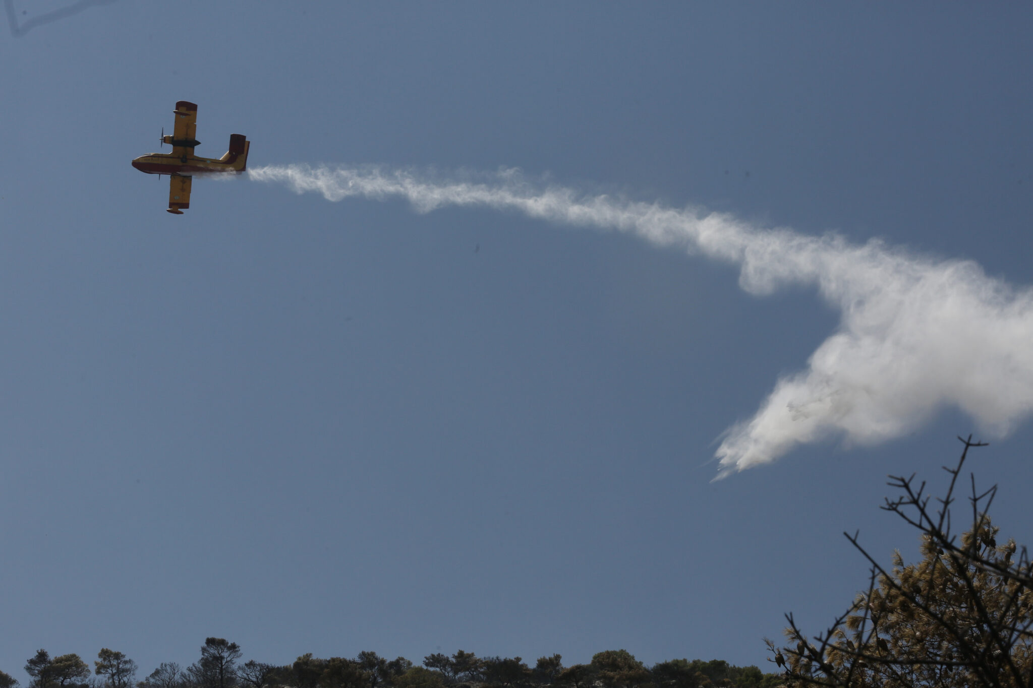 Σε πύρινο κλοιό ελληνικές περιοχές με 10 και πλέον εστίες