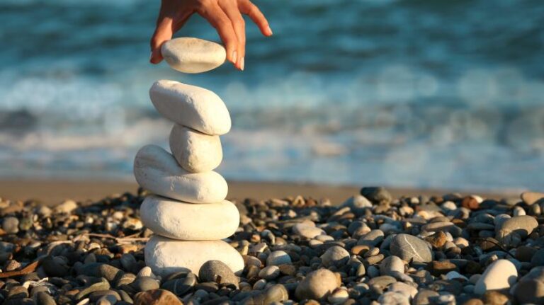 Απλοί "κανόνες ζωής" από τον γνωστό κειμενογράφο Στέφανο Ξενάκη!