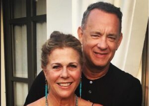 Tom Hanks–Rita Wilson: 'Πετάχτηκαν' μέχρι τη Σίφνο για φαγητό και πόζαραν (ΦΩΤΟ)