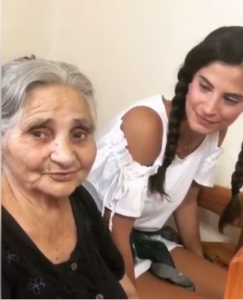 Η κορυφαία ατάκα της γιαγιάς της Χριστίνας Πόμπα στον Σάκη Τανιμανίδη (ΒΙΝΤΕΟ)