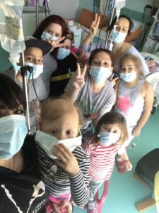 Οι "μικροί ήρωες" του Παιδοογκολογικού του Μακάριου Νοσοκομείου (ΒΙΝΤΕΟ)