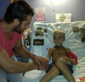 Η πράξη ανθρωπίας του Γιωργου Αγγελόπουλου στον μικρό Βαγγέλη που μας συγκίνησε