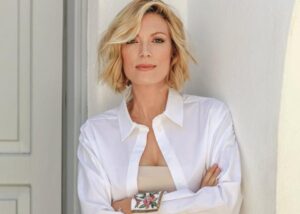 Βίκυ Καγιά: Φωτογραφίζεται έγκυος στα 39 της και αποκαλύπτει το φύλο του μωρού