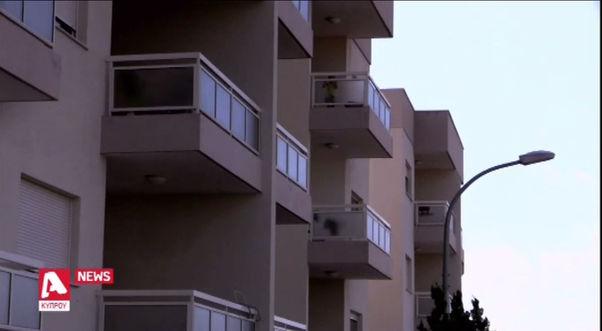 "Βουτιά" θανάτου για 20χρονο από τον τρίτο όροφο πολυκατοικίας στη Λεμεσό-BINTEO
