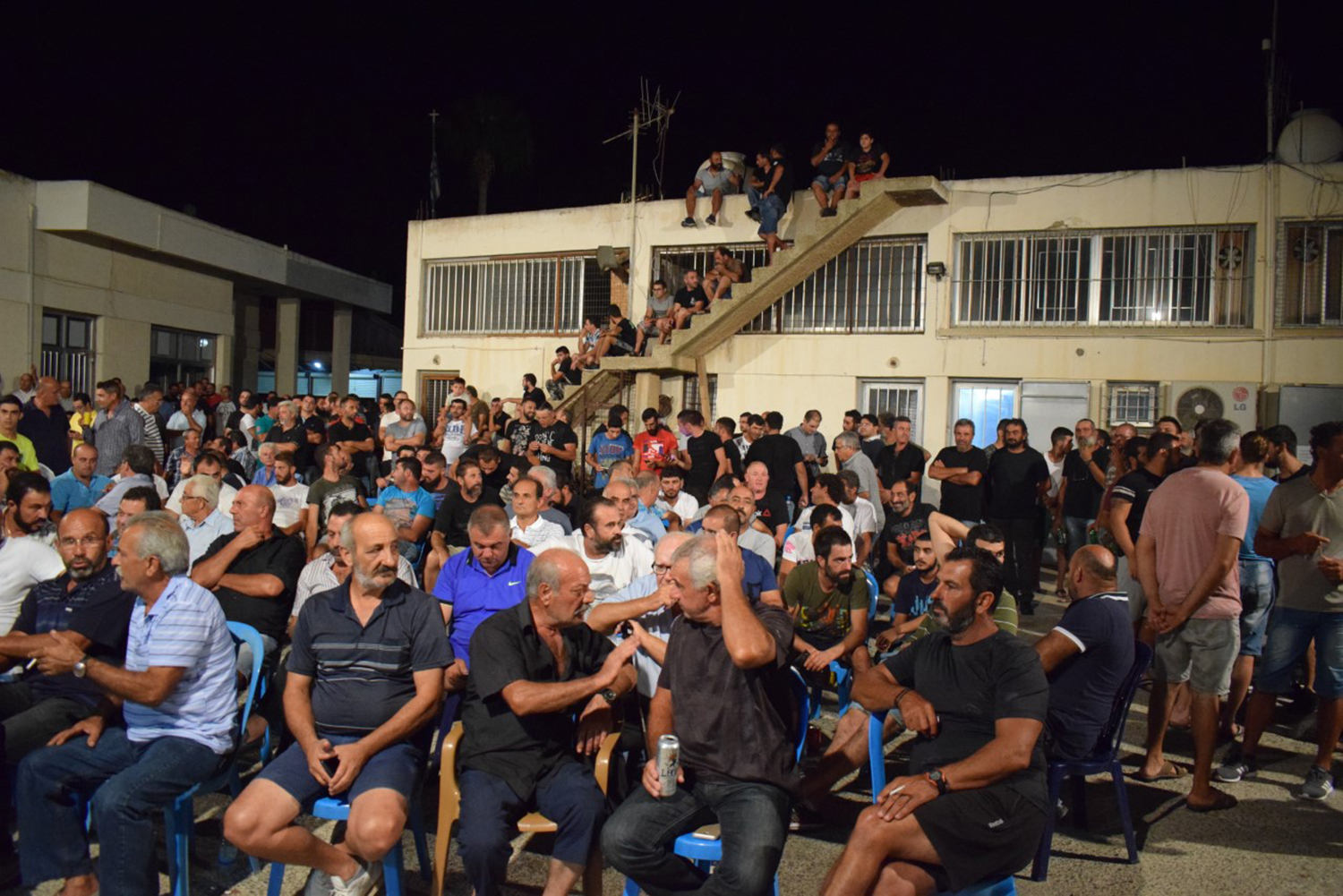 Κυνηγοί Λιοπετρίου: Παραδίδουμε τα εκλογικά μας βιβλιάρια