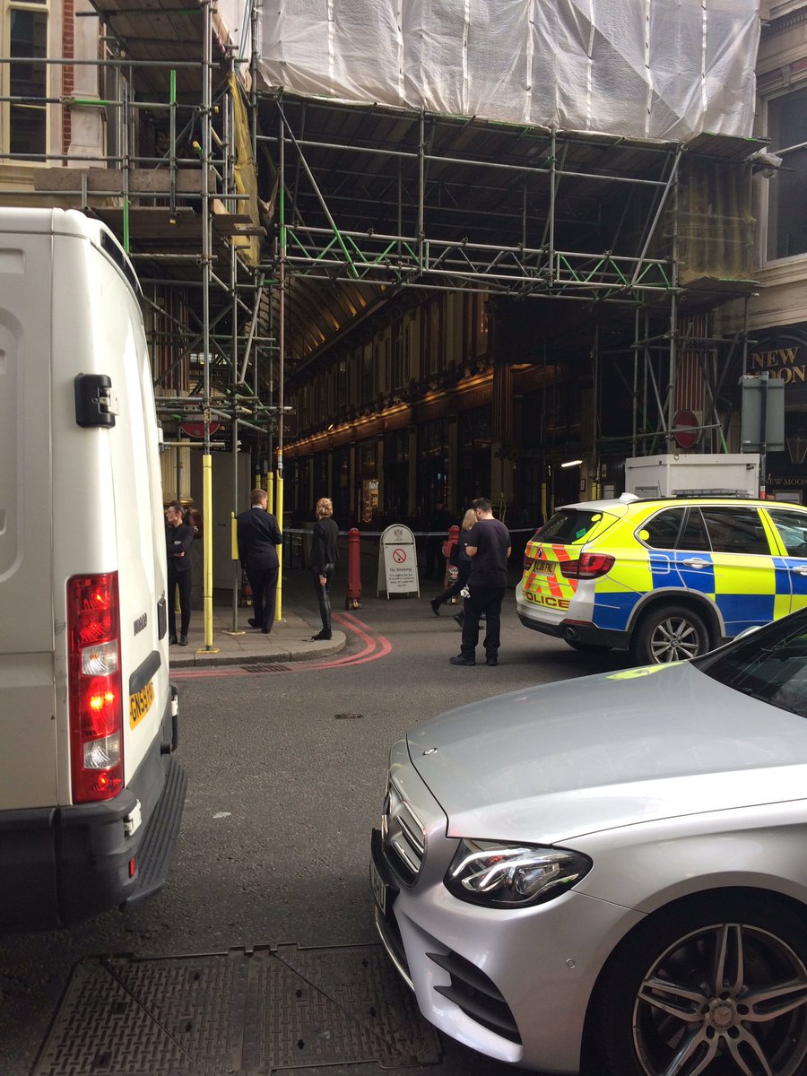 Εκκενώθηκε αγορά στο Λονδίνο μετά από υποψία για βόμβα