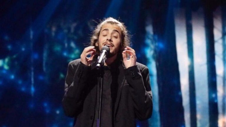 Ο νικητής της Eurovision, με μηχανική υποστήριξη οργάνων στην εντατική