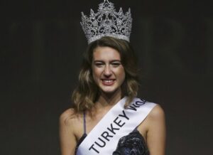Της πήραν πίσω τον τίτλο για ένα…tweet!
