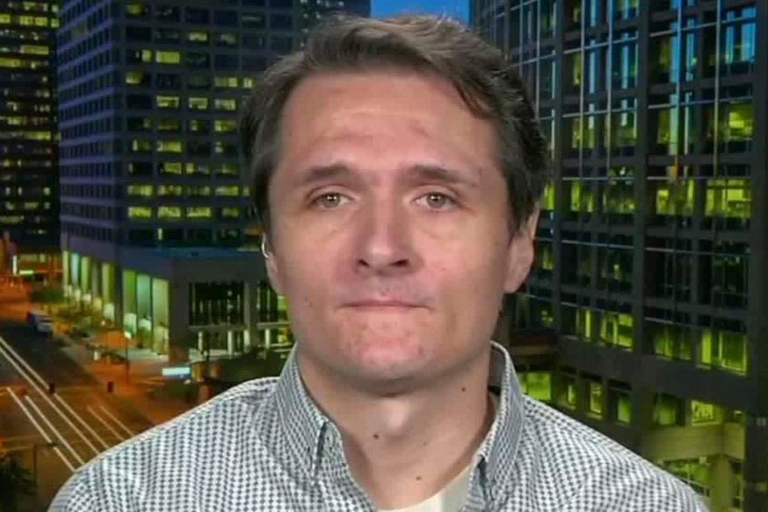 Πέθανε ο "βασιλιάς" των Fake news