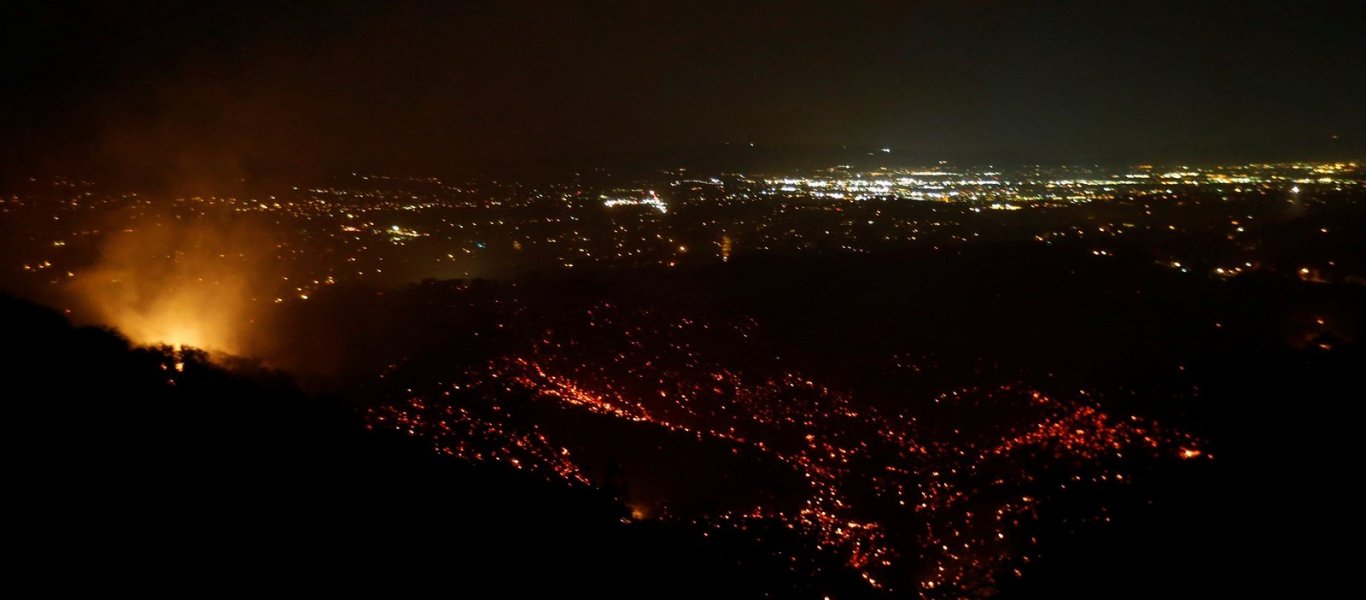 Κόλαση φωτιάς ζουν στο Λος Άντζελες