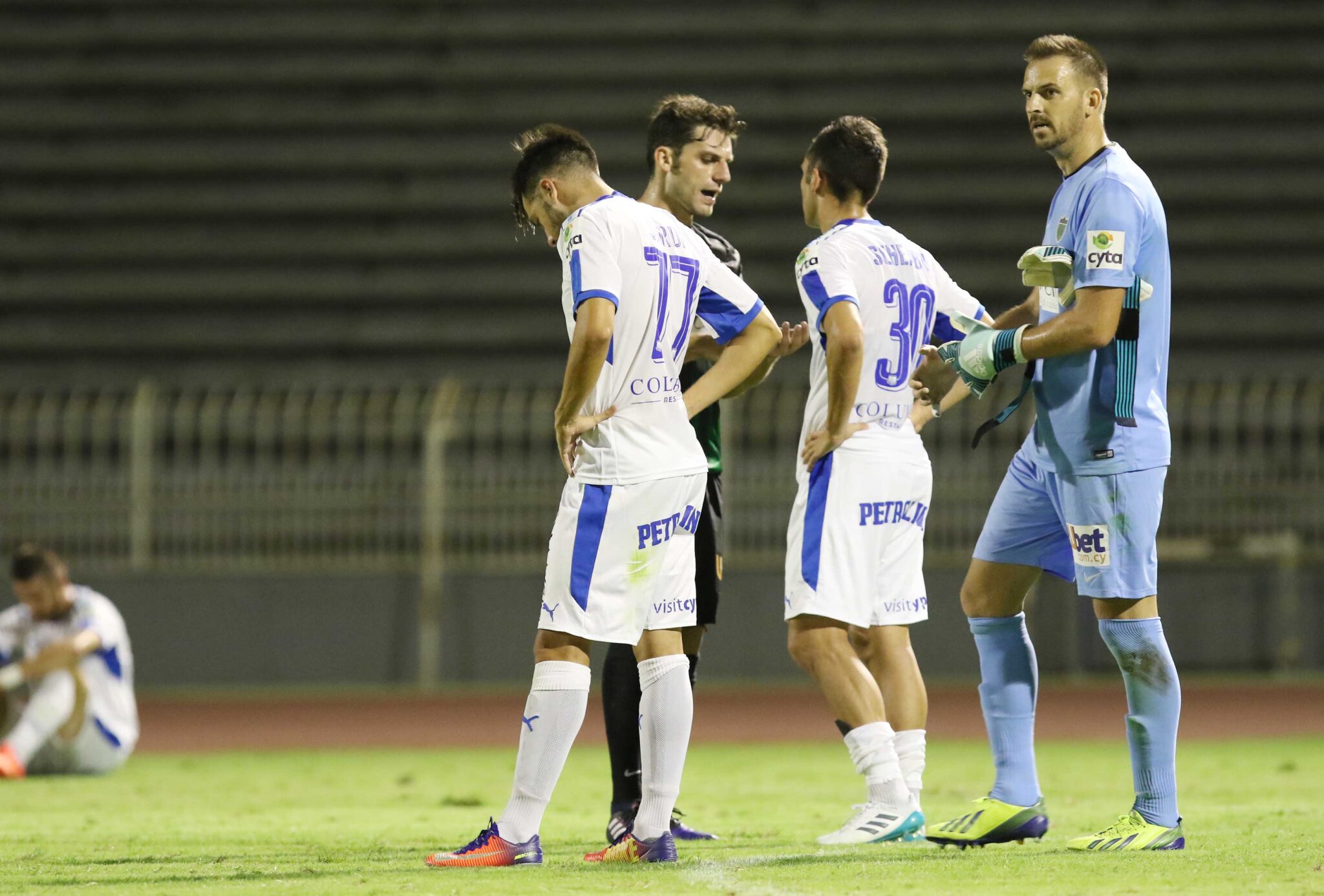 Γκέλες τέτοιες πληγώνουν